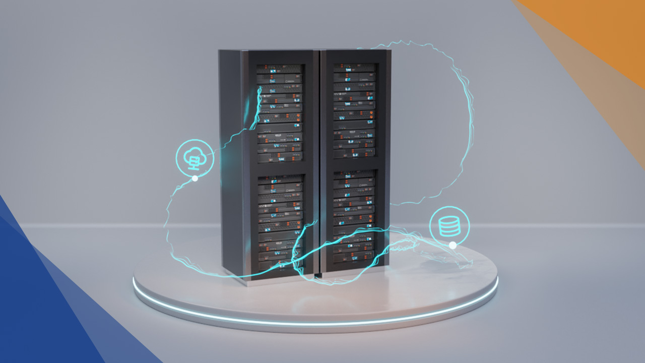 Serverschrank mit digitalen Verbindungslinien – Automatisiertes Patchmanagement